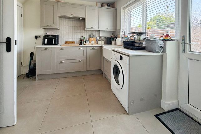 1, Branston Close, Lincolnshire photo 4