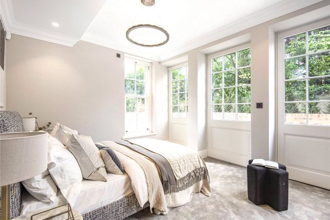 Flat for sale in Crossways, The Bishops Avenue, East Finchley, London
