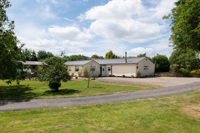 Thumbnail Bungalow for sale in Church Lane, South Littleton, Evesham, Worcestershire