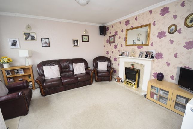 12, Highfields Avenue, Whitchurch photo 3