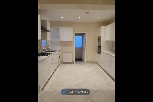 Sandringham Road, Watford photo 2