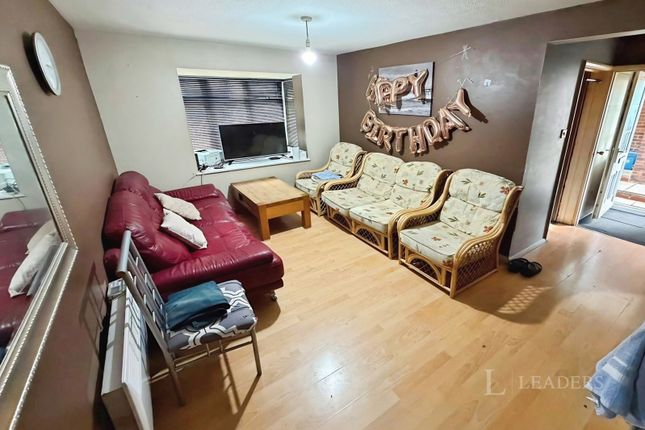 84, Milverton Green, Bedfordshire photo 2
