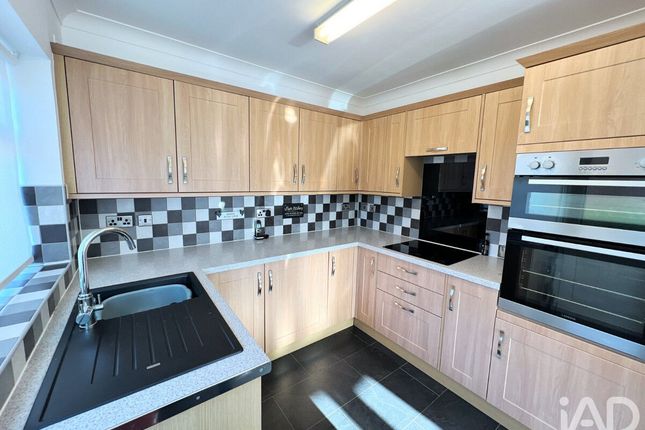6, Beaulieu Avenue, Kingswinford photo 2