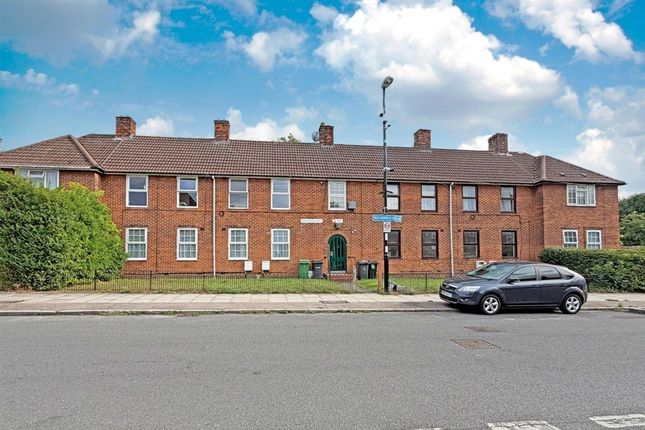 2-bed flat on Boundfield Road, LONDON, £210,000