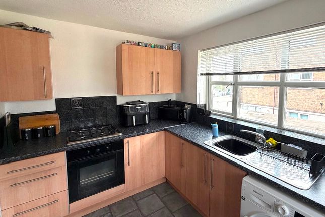 27 Halidon Court, Bootle photo 5