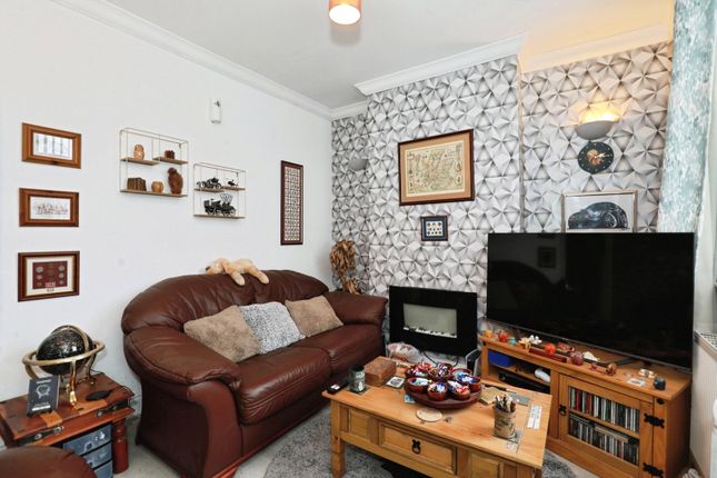 3, Heath View, Crewe photo 2