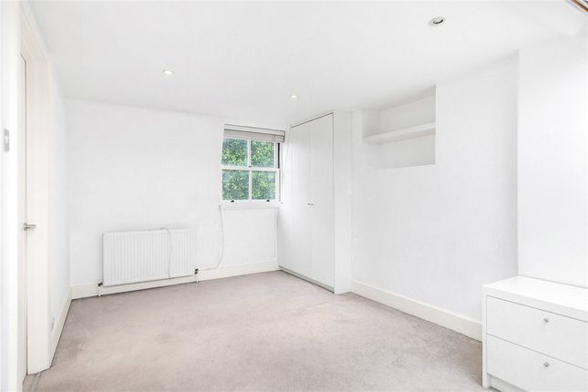 Terraced house to rent in Woodlawn Road, London