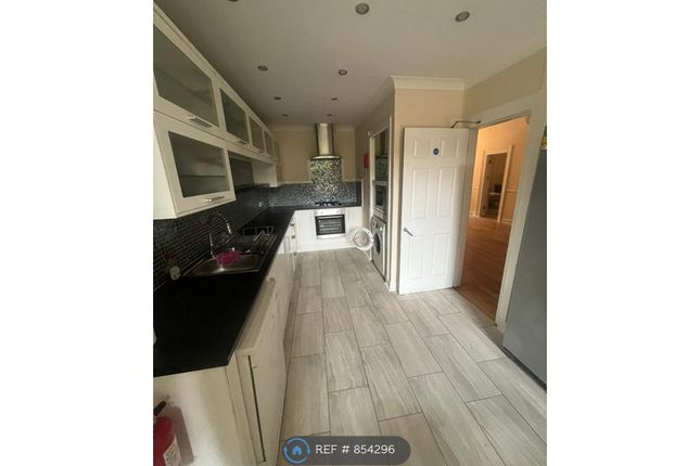 Flat to rent in University Avenue, Glasgow