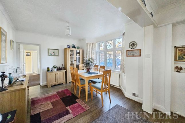 6, Park Close, Carshalton photo 3