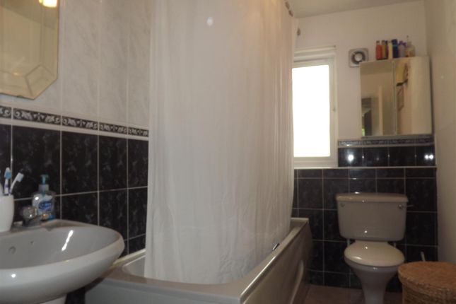 8, Crawley photo 5