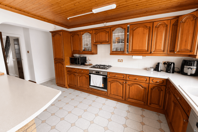 15, Sutton Square, HOUNSLOW photo 2