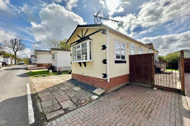 Thumbnail Mobile/park home for sale in First Avenue, Galley Hill, Waltham Abbey