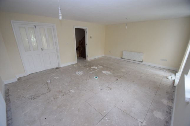 Terraced house for sale in Woodcote Fold, Oakworth, Keighley, West Yorkshire