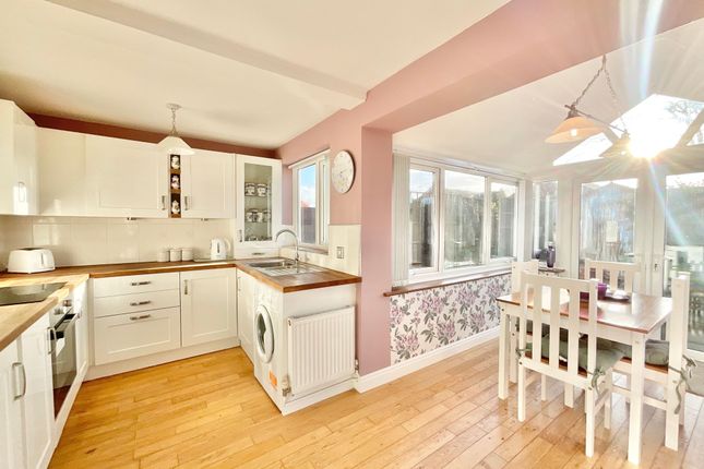 7 Birch Close, Stafford photo 4