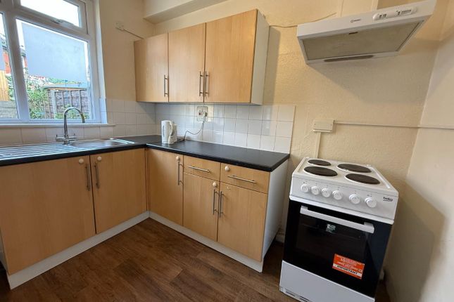 7, Hazel Avenue, Bury photo 5