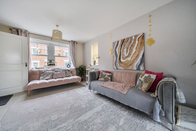 15 Hebbes Close, Bedford photo 3