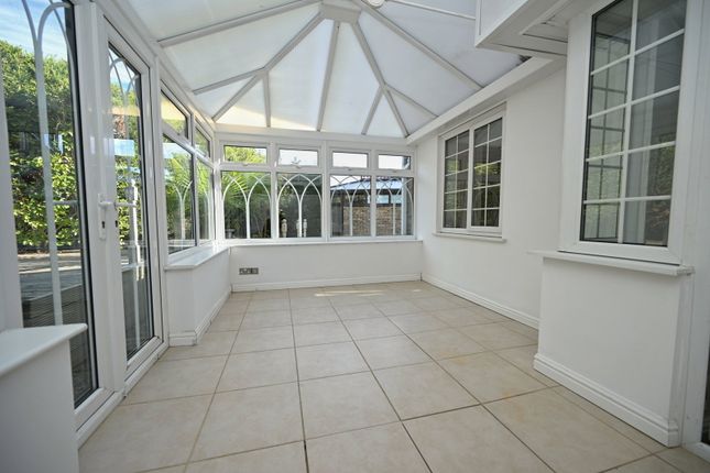 28, Maythorne Close, Barnsley photo 5