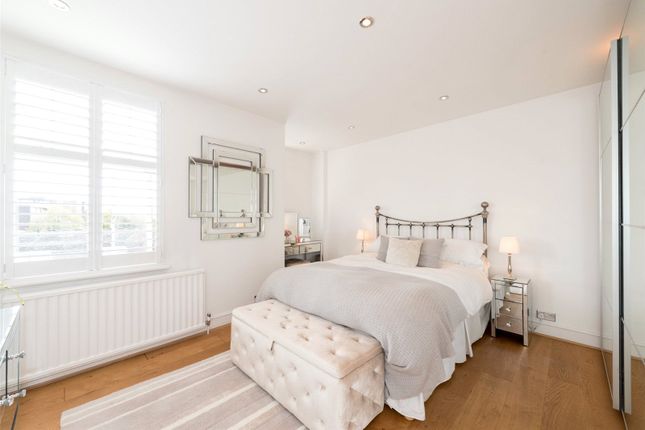 81 Holmefield Court,, Belsize Grove, London photo 4
