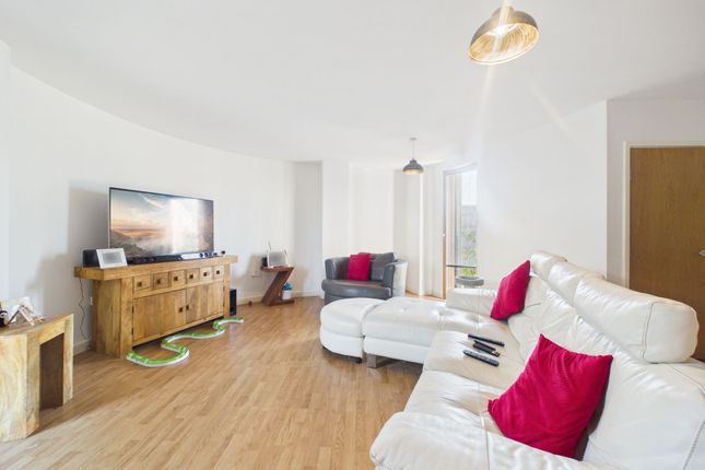 Apartment 93, The Wharf, Dock Head Road, Chatham photo 4