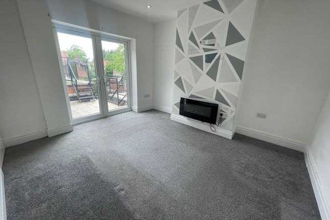 Flat to rent in New Chester Road, Wirral