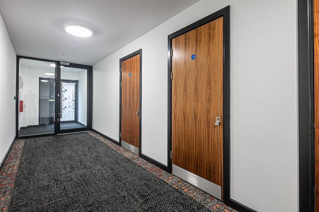 Apt 20 Qube, 165 West Street, City Centre photo 2