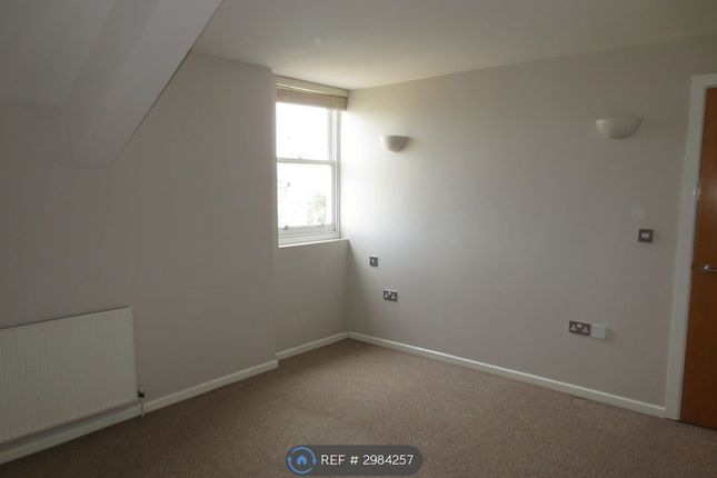 Flat, Grove Road, London photo 4