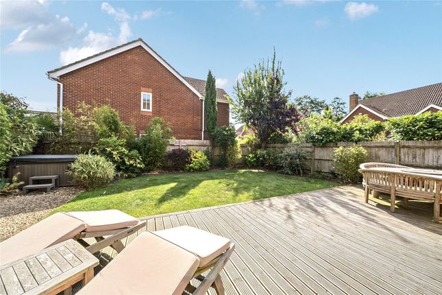 22, Danesfield, Surrey photo 3