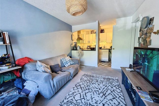 21 Kinnerton Court,, Kinnerton Way, Devon photo 3
