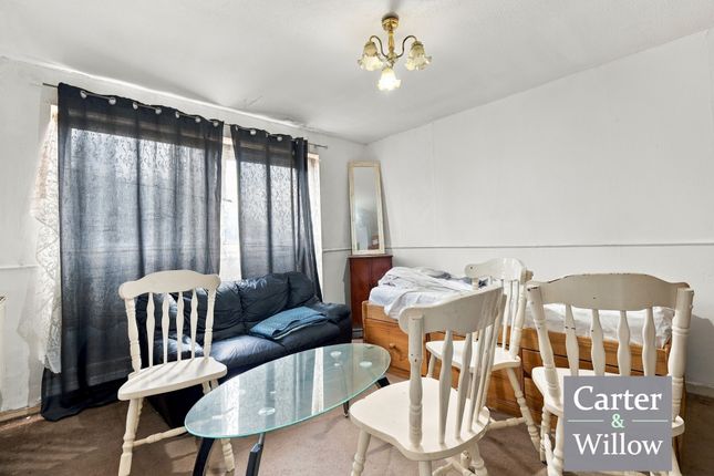 108, Cowbridge Lane, Barking photo 3