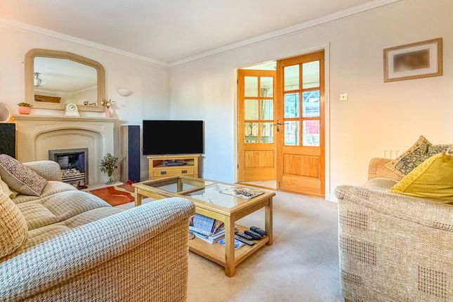8, Royal Garth, Beverley photo 2