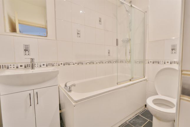 9, Kingswood House, Farnham Road, Slough photo 4