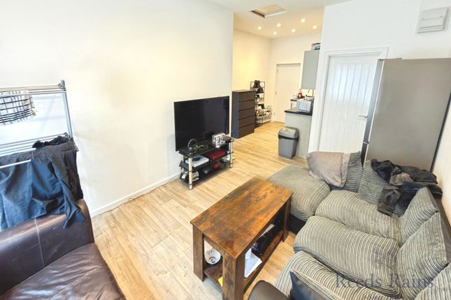 Flat 27A,, Gloucester Grange, Staffordshire photo 4