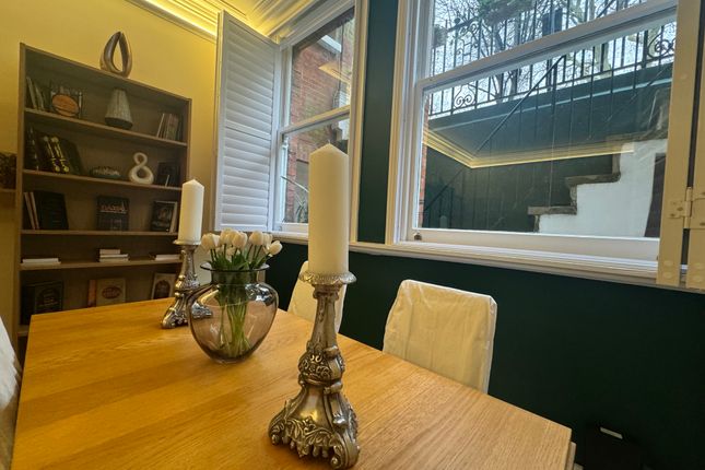 Flat to rent in Gledhow Gardens, London