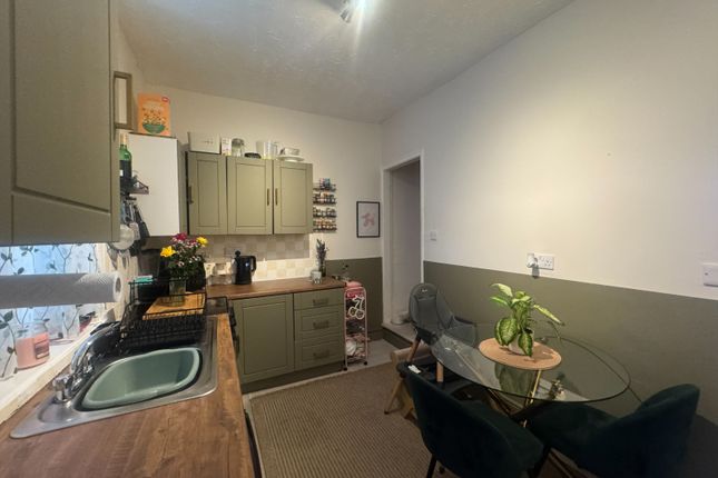 70, Alverthorpe Road, Wakefield photo 4