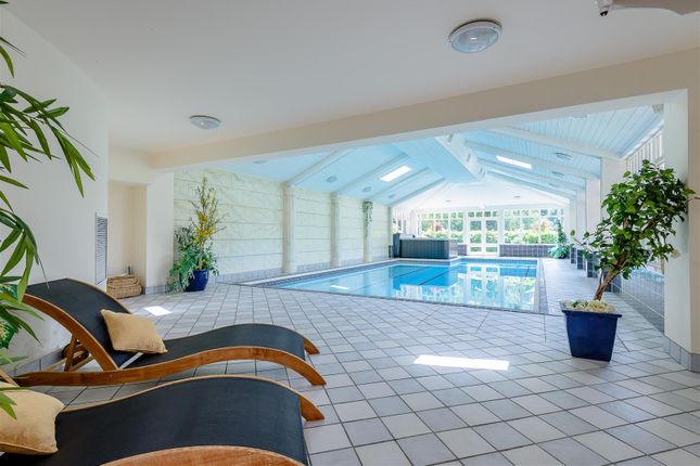 8389492-Interior25.Jpg
