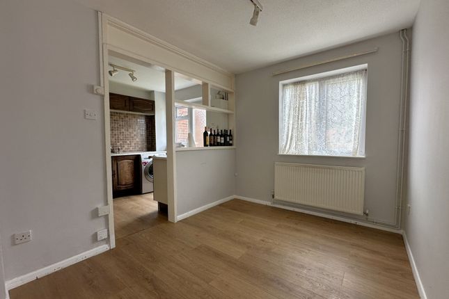 12, St Francis Close, Deal photo 3