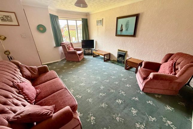 18, Cornfield Close, Macclesfield photo 3