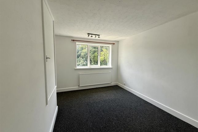 38, Tudor Falls, Heanor photo 4