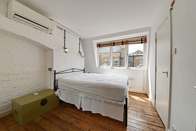 Flat to rent in Nottingham Court, Covent Garden, London