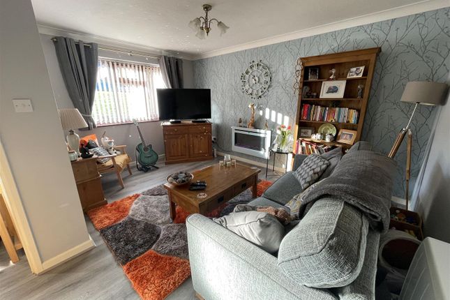 47, Orchard Rise, Crewkerne photo 2