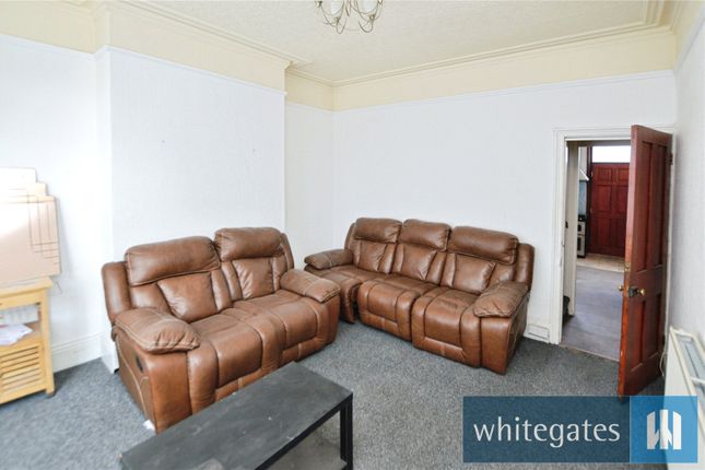 10, St. Lukes Crescent, West Yorkshire photo 4