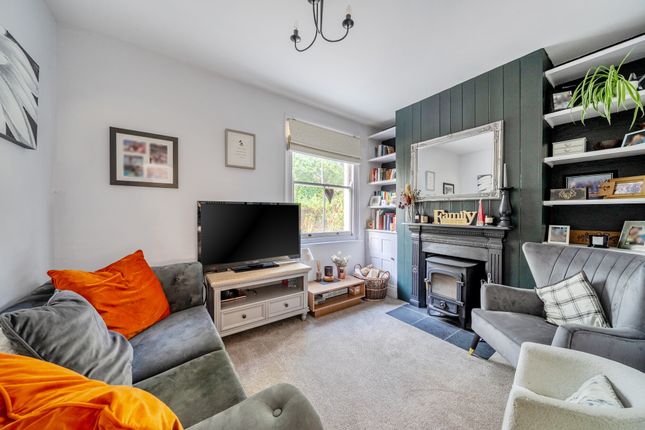 3 Hamlash Cottages, Hamlash Lane, Farnham photo 2