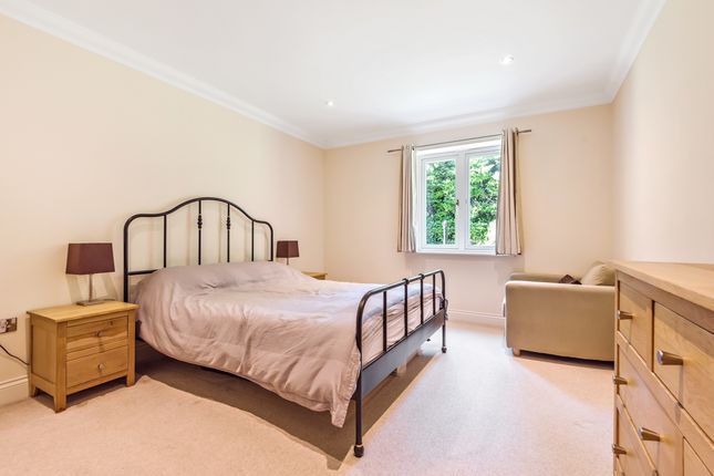 Flat to rent in London Road, Sunningdale, Ascot
