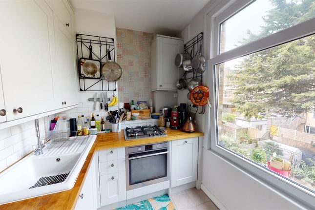 84, Regina Road, London photo 3