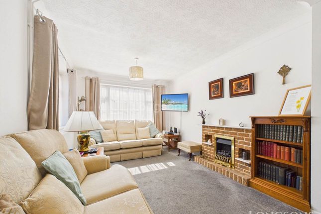 26, Acacia Avenue, Thetford photo 4