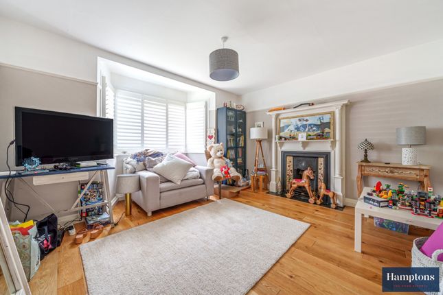 18, West Hill Avenue, Epsom photo 4