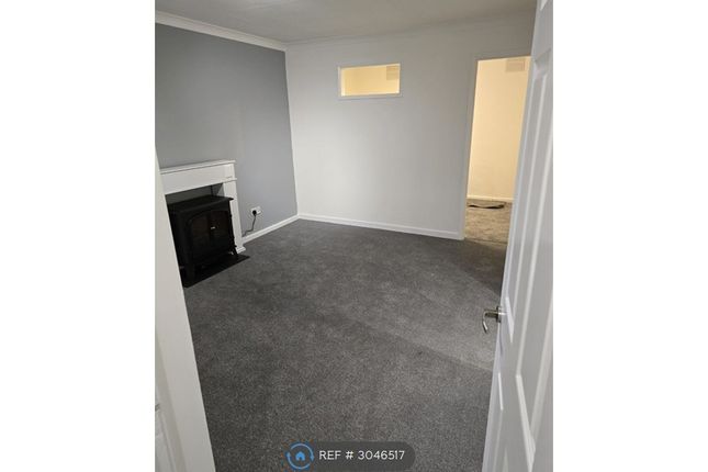 Bamford Court, Rochdale photo 3