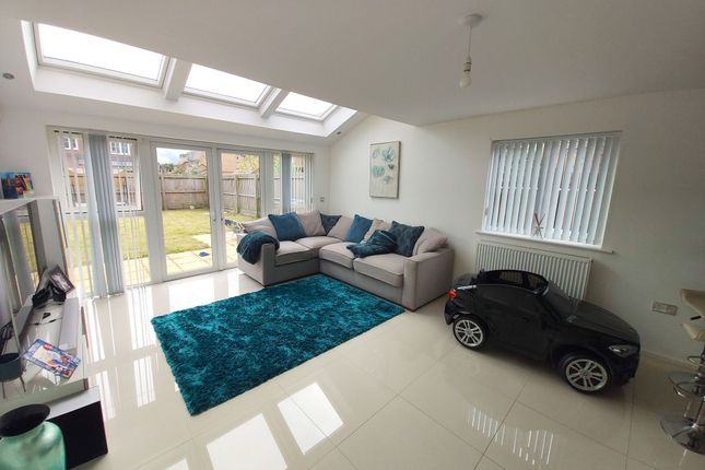 Detached house to rent in Hawthorn Way, Worsley