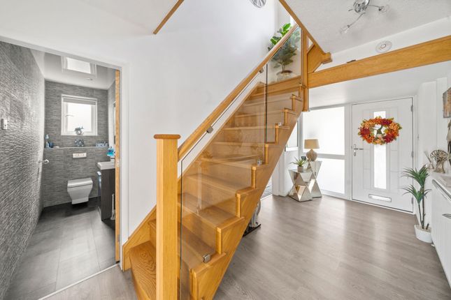 9 Oakwood Drive, Leigh photo 4