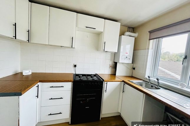 9 Bay View Gardens, Neath photo 3
